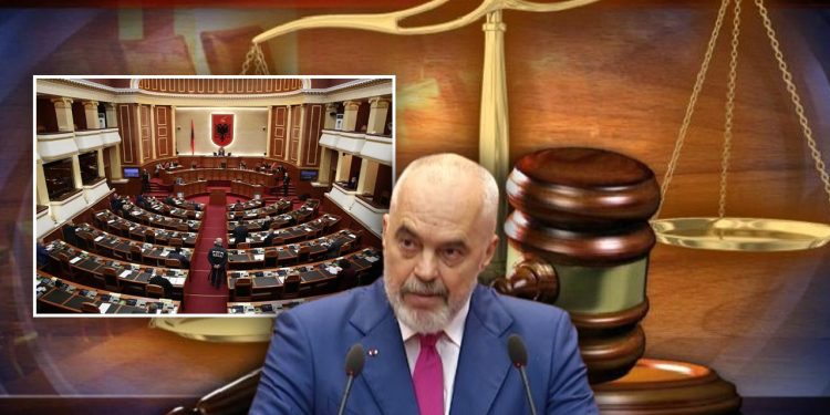 U rritet paga 118 mijë punonjësve! Ministri nuk ndalet: Ja kush përfiton…