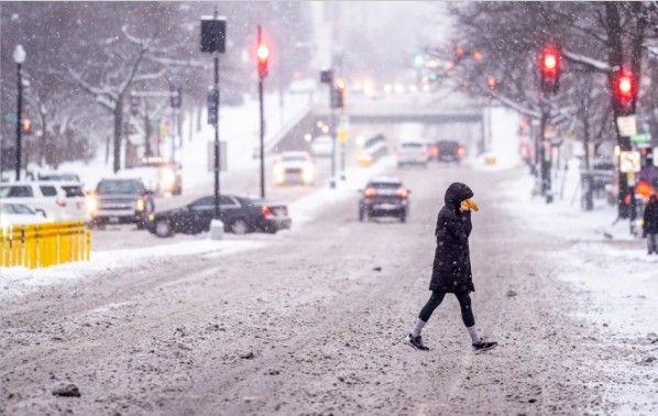 Stuhi e fuqishme dimërore paralizon SHBA-në, 730 mijë pa energji elektrike!