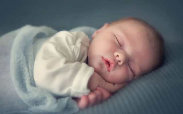 E gjîthe bòta po “çmèndet” pas kètij èmri, nèse prísni vajzë mùnd t’i vèndòsni