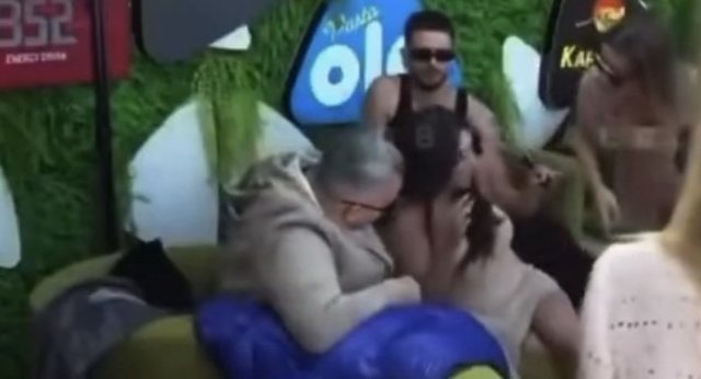 🚨 Rogerti E preku nga pas Gretën” – Skenë e papritur që tronditi shtëpinë! ( Video )