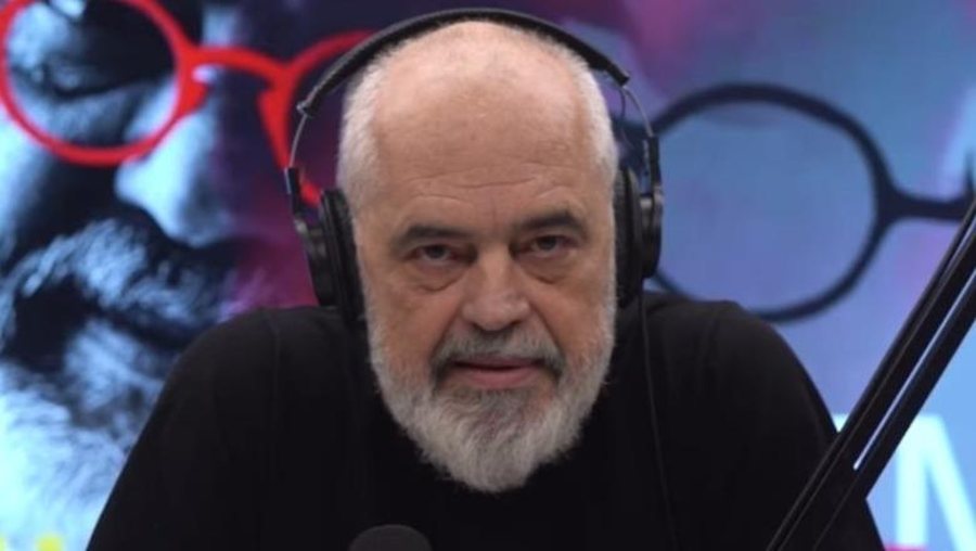 Bállùku trádhètòhet nga Ráma, pùblîkòhet fòto nga Wáshîngtòn që vèrtèton