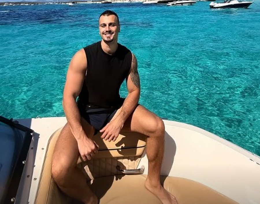 Mateo dégjon làjmin qe e tróndit