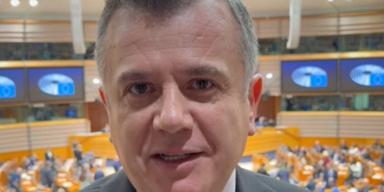 Taulant Balla nga Parlamenti Europian jep LAJMIN E MIRË për Shqiptarët…