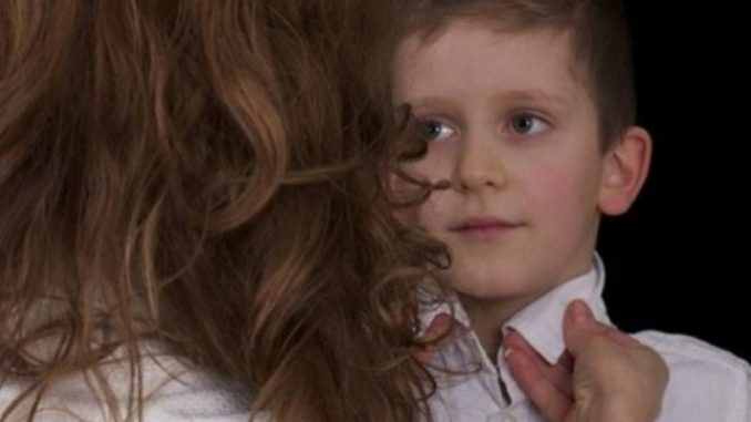 Vogelushi pyet nënën sa herë bën s**s ti me babin, përgjigjja e nenës do t’ju lërë pa fjalë