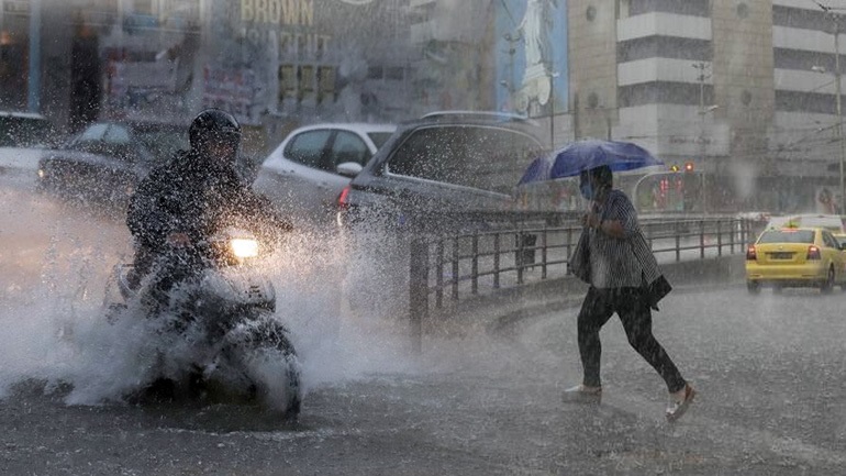 A do të ketë reshje shiu? Moti bën kthesën e fortë në fundjavë, ja çfarë pritet të ndodhë me temperaturat
