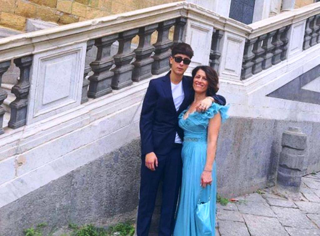 Flet babai i 20-vjeçarit shqiptar që u gjet i pajetë pasi dh’unoi të ëmën: Ja pse ndërmori veprimin ekstrem