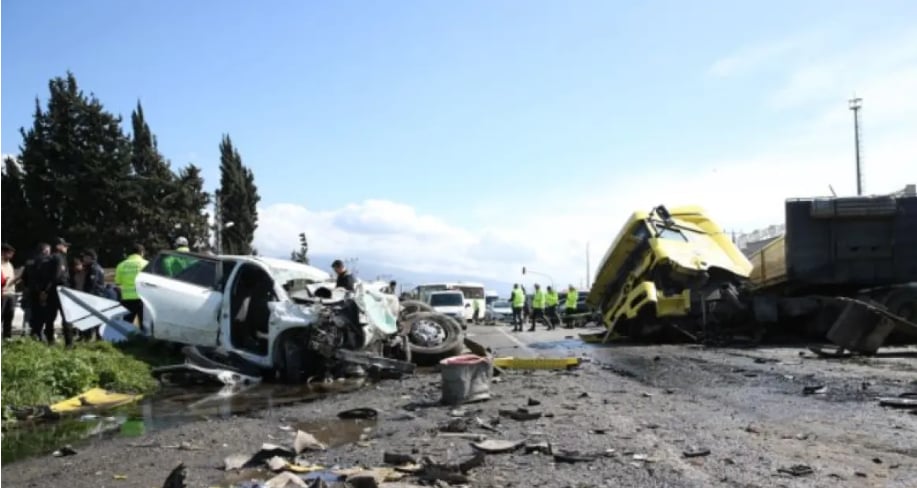 Aksident tragjik, katër persona humbin jetën në një përplasje të rëndë