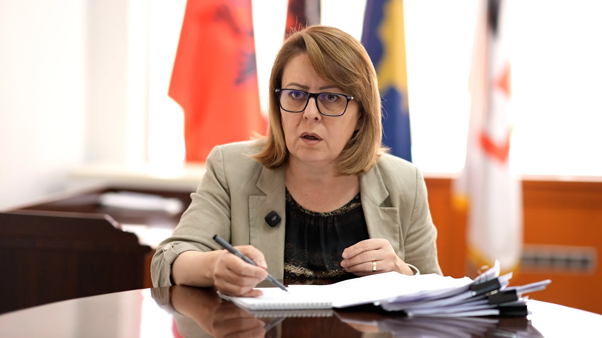 Hykmete Bajrami godet Lumir Abdixhikun: Me mua nuk…