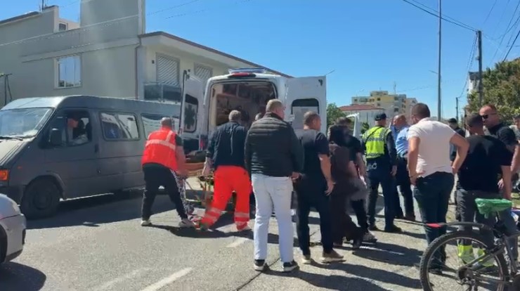 Tjeter aksident trondit qytetin e madh ne Shqiperi, makina perplas motorri, raportohet se…